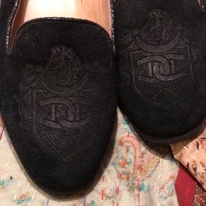 $2 if bundled w/4 items Shoes 7.5 Etienne Aigner